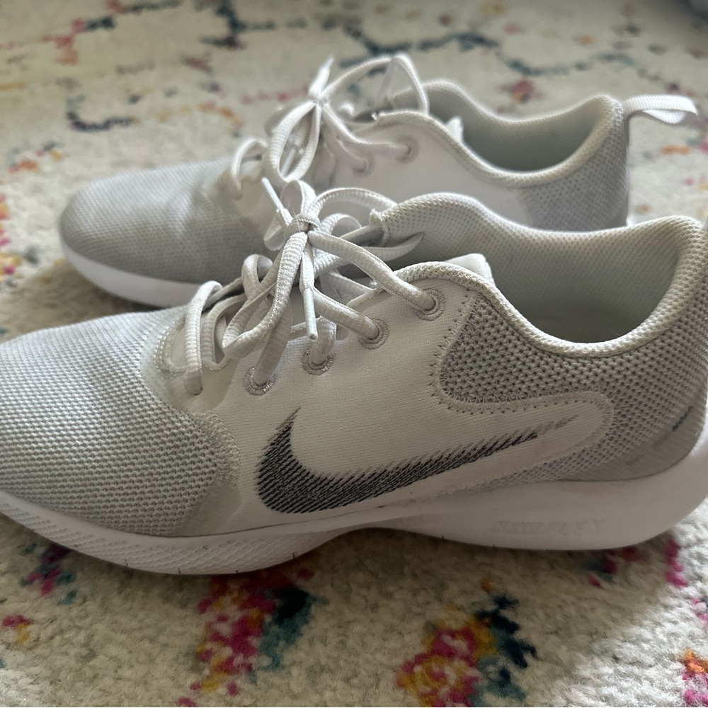 Women’s Nike Flex Experience Running Shoe Size 9W